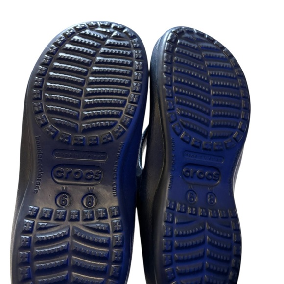 CROCS Navy and Cerulean Blue Sandals Men’s Size 6 Women’s Size 8 - Picture 6 of 7